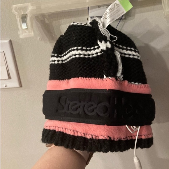 Stereo headphones hat - Picture 2 of 2